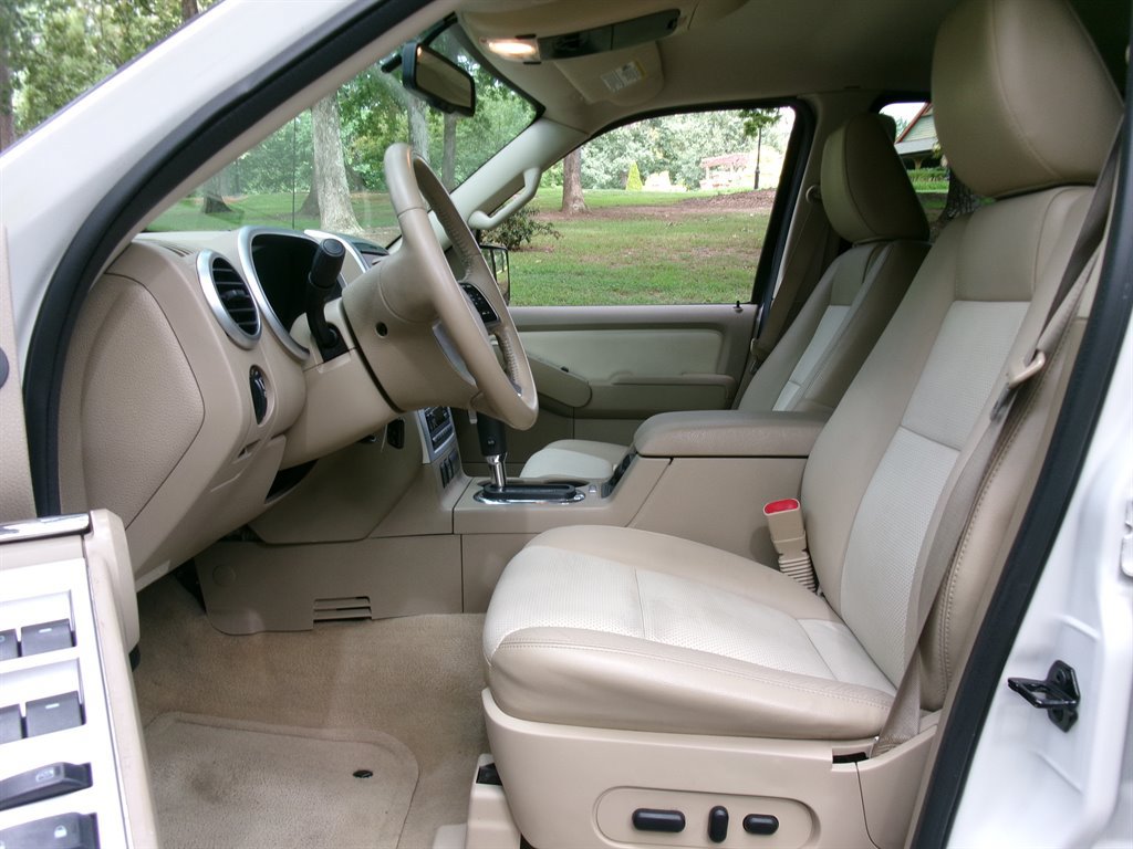 Used 2010 Mercury Mountaineer AWD image 10
