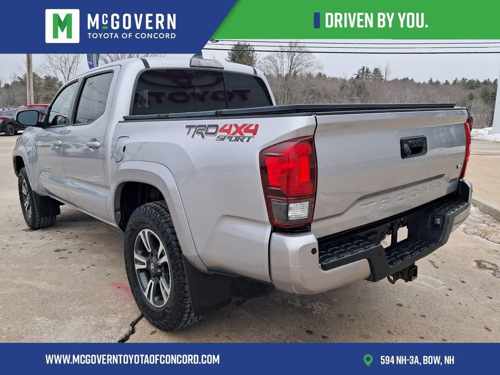 Used 2018 Toyota Tacoma TRD Sport image 3