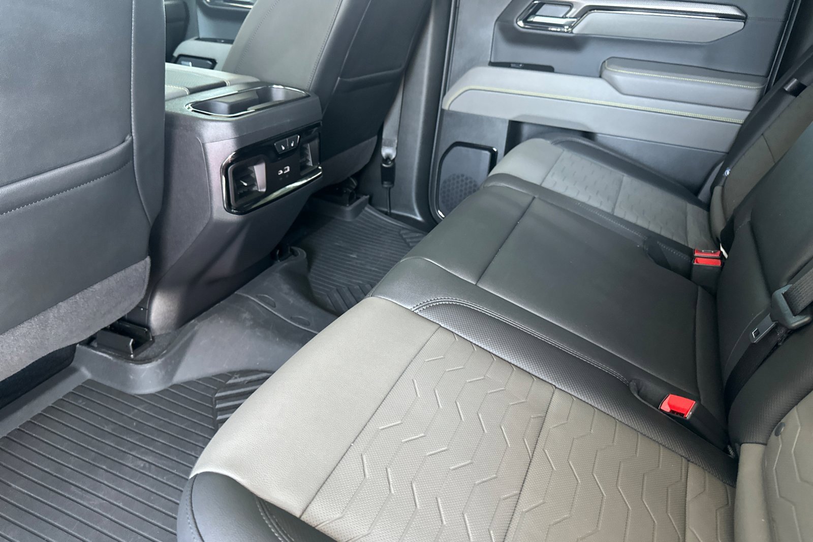 Used 2025 Chevrolet Silverado 1500 ZR2 w/ Technology Package image 15