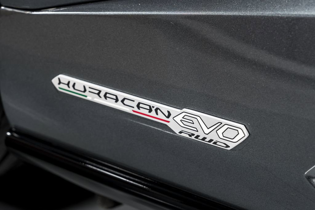 Used 2023 Lamborghini Huracan EVO image 50