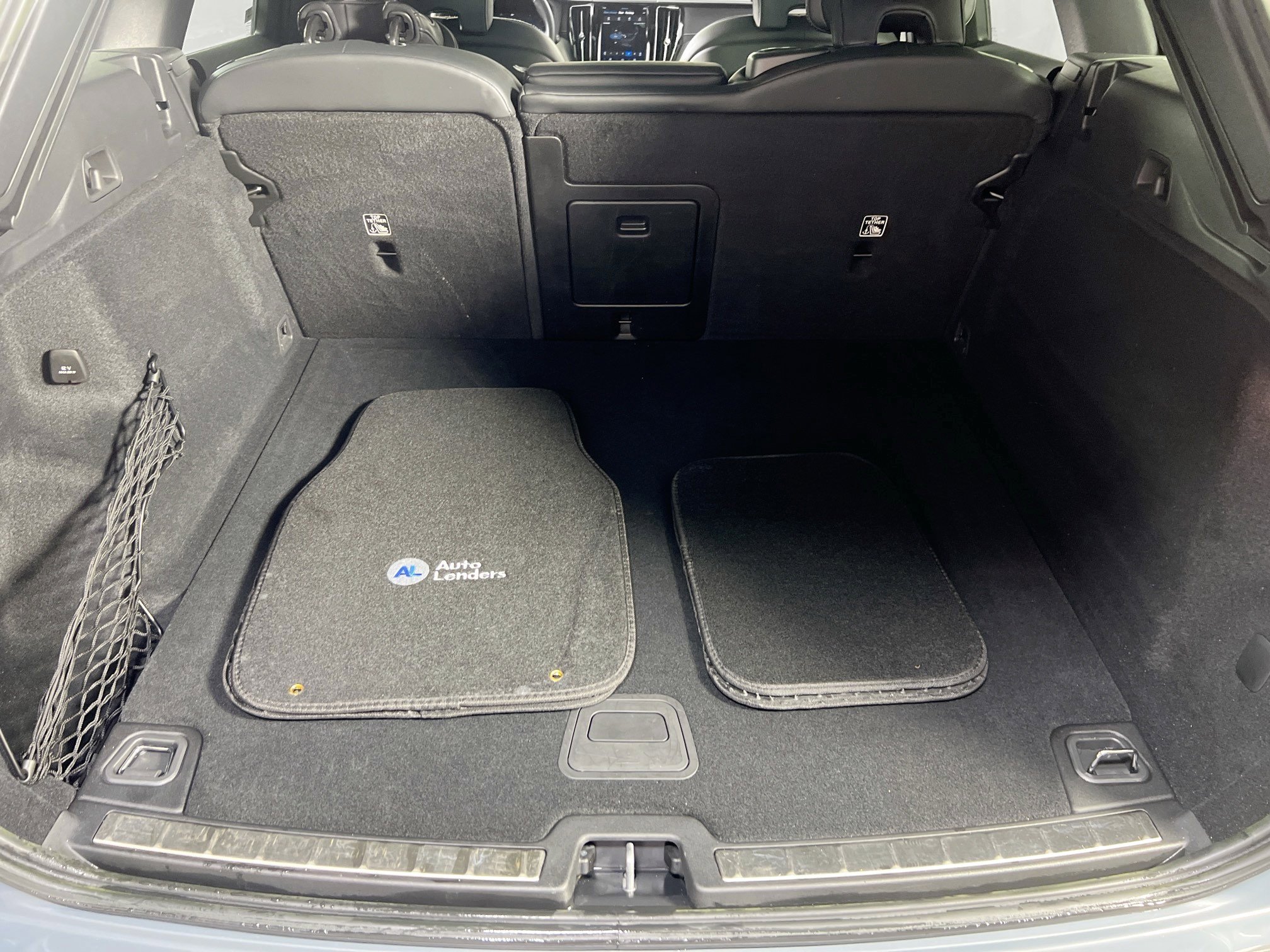 Used 2022 Volvo XC60 B5 R-Design w/ Advanced Package image 26