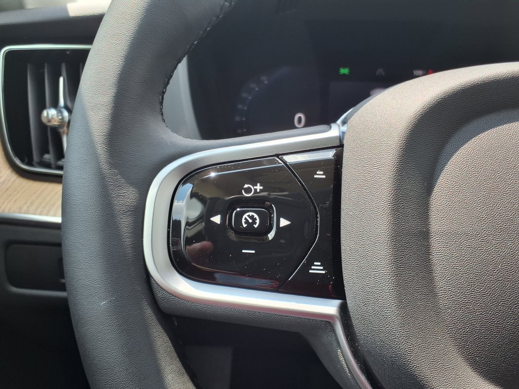 New 2026 Volvo XC60 B5 Plus w/ Protection Package Premier AWD/4WD image 19