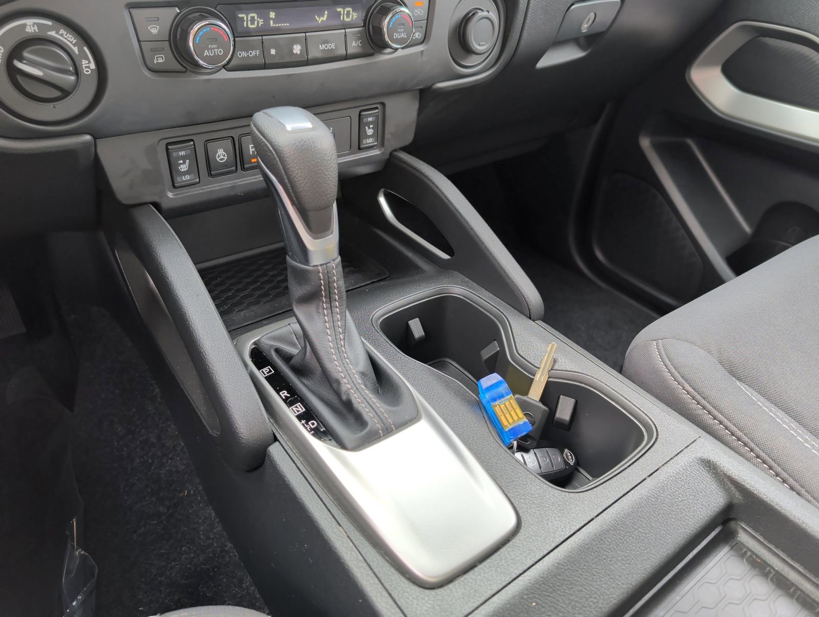 Used 2024 Nissan Frontier SV w/ SV Convenience Package image 22