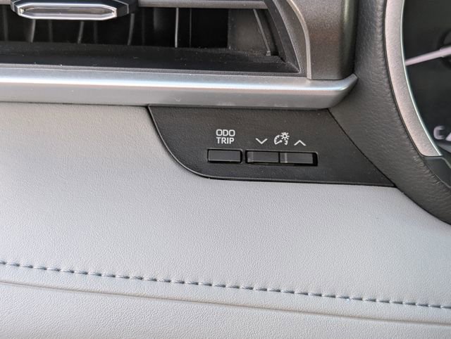 Used 2022 Toyota Highlander XLE image 38