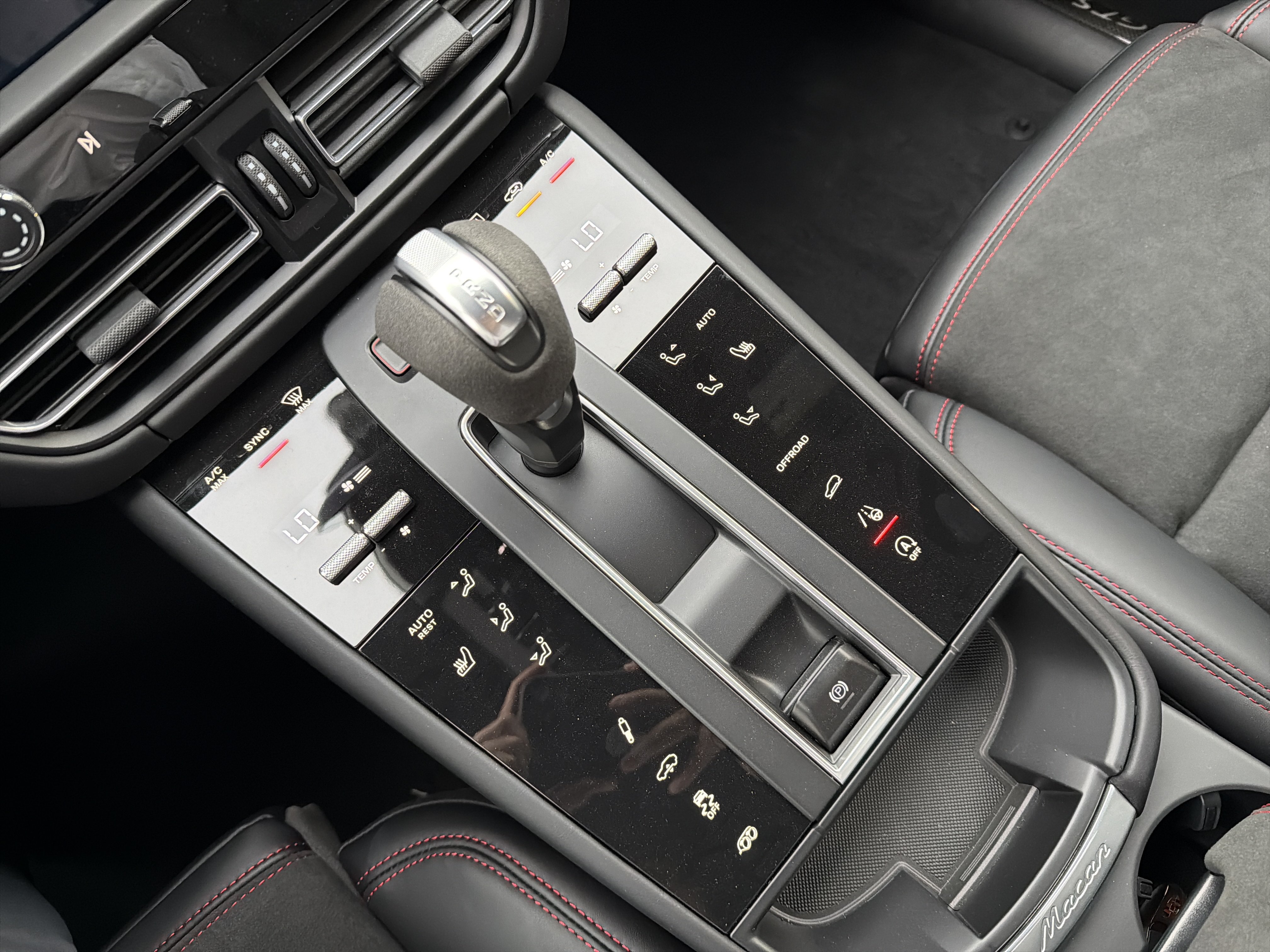 New 2026 Porsche Macan GTS AWD/4WD image 18