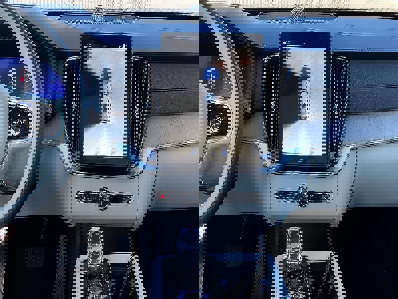 New 2026 Volvo XC90 T8 Ultra w/ Lounge Package image 9