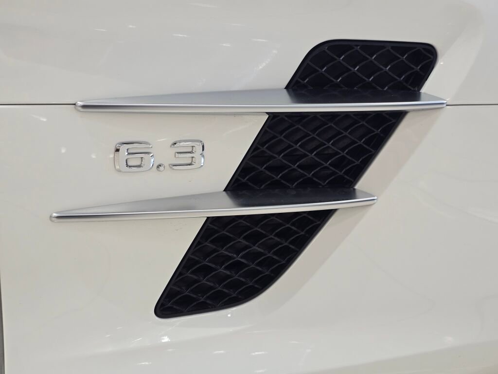 Used 2012 Mercedes-Benz SLS AMG Roadster image 29