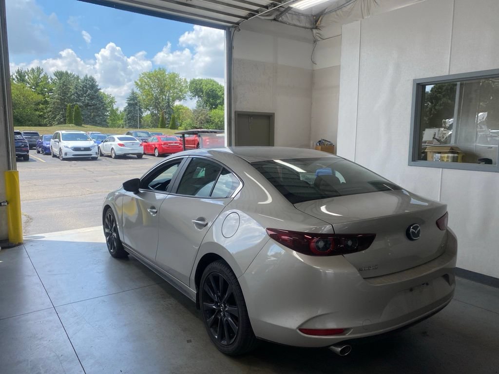 Used 2025 MAZDA MAZDA3 s FWD image 3