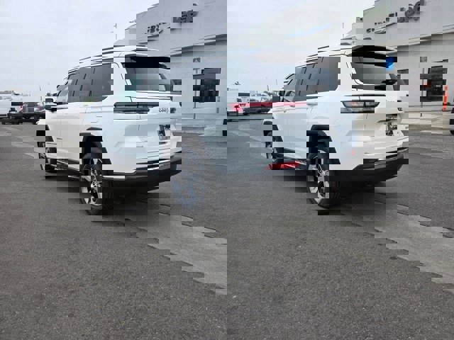 New 2025 Jeep Grand Cherokee L Limited image 5