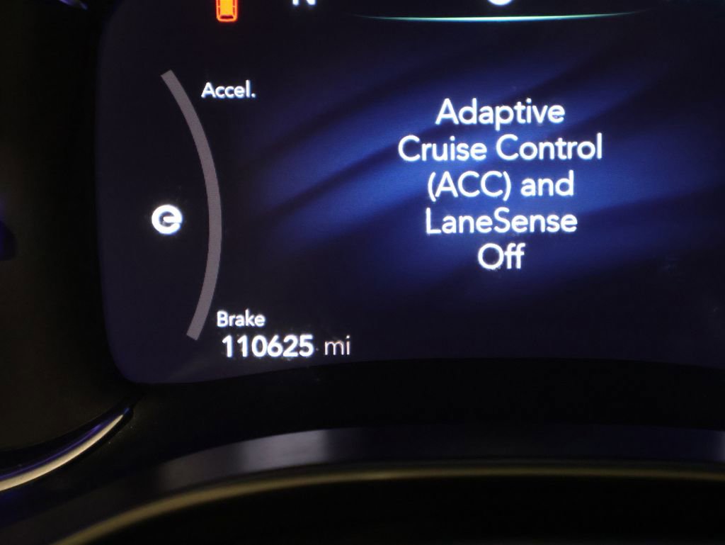 Used 2023 Chrysler Pacifica Touring-L image 35