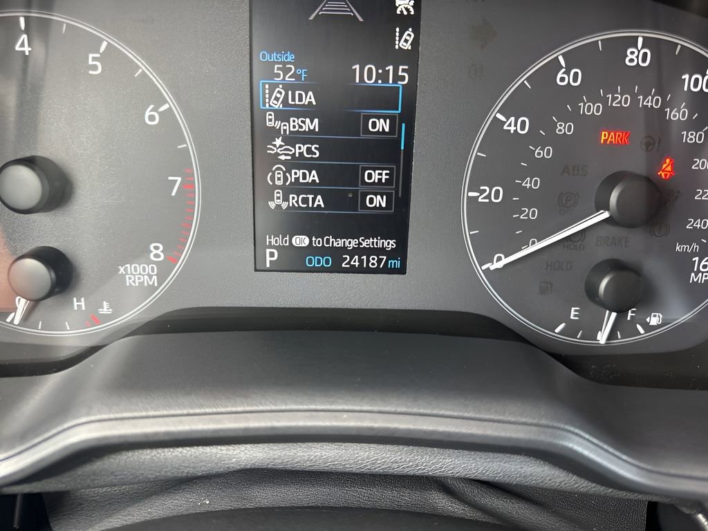 Used 2025 Toyota Corolla Cross LE image 21