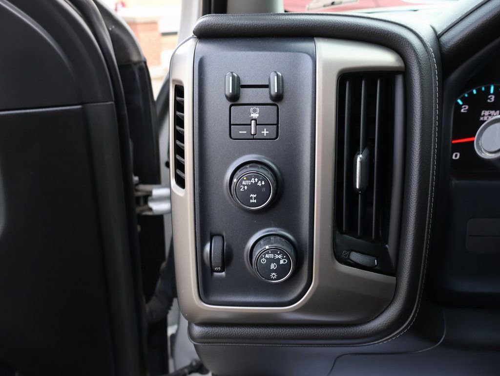 Used 2018 GMC Sierra 1500 Denali AWD/4WD image 39