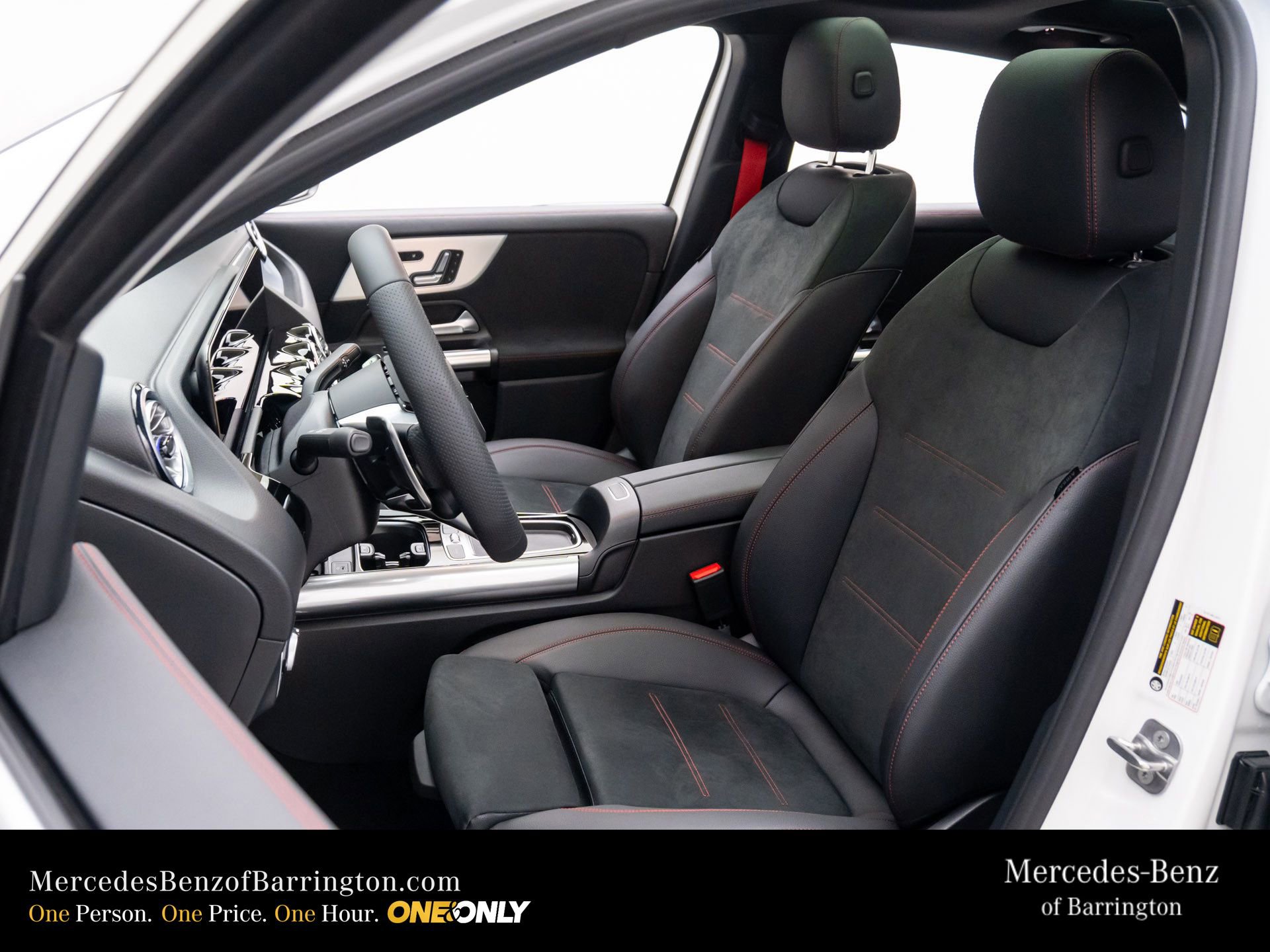 New 2026 Mercedes-Benz GLA 35 AMG 4MATIC image 18