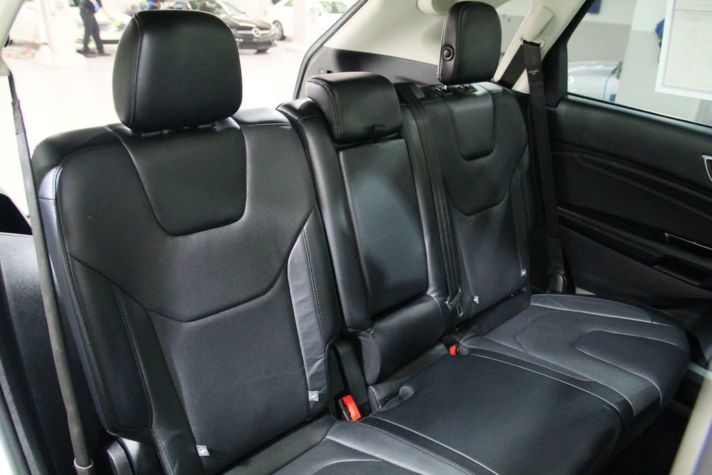 Used 2015 Ford Edge Titanium w/ Equipment Group 302A AWD/4WD image 25