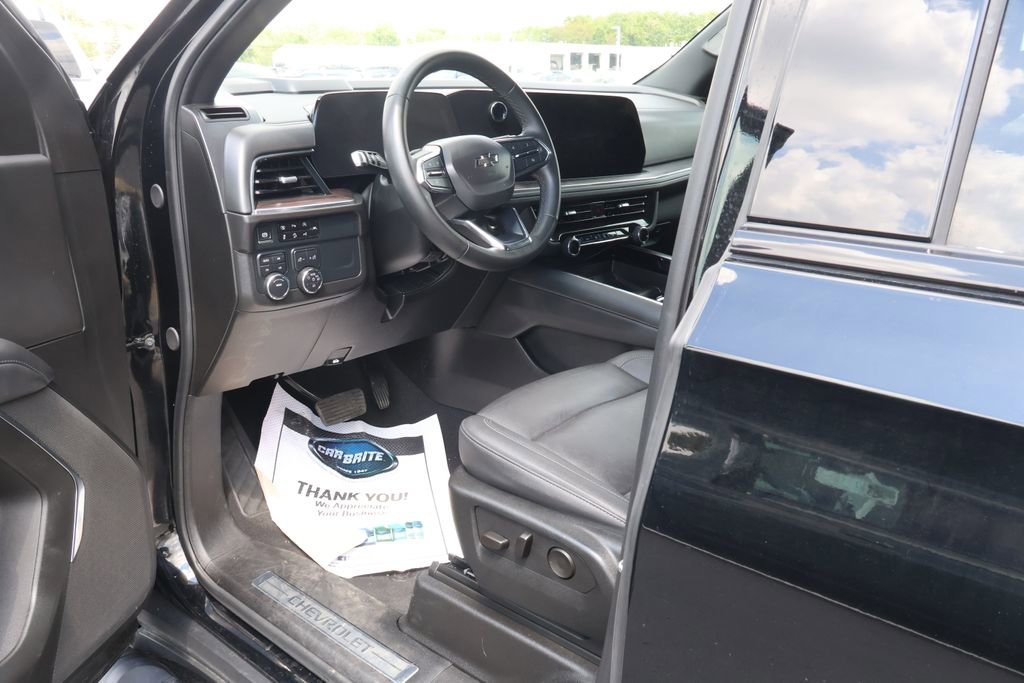 Used 2025 Chevrolet Tahoe Z71 AWD/4WD image 12