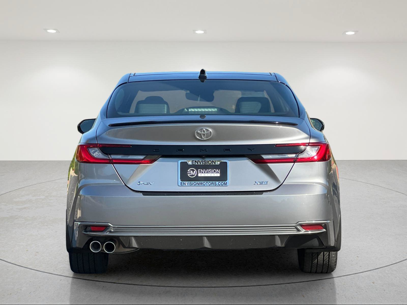 Used 2025 Toyota Camry XSE FWD image 4