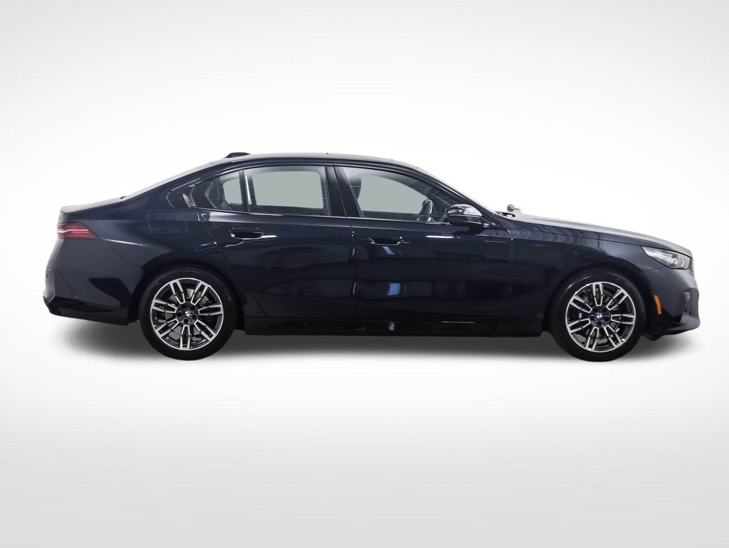 Used 2026 BMW 530i xDrive w/ M Sport Package AWD/4WD image 7