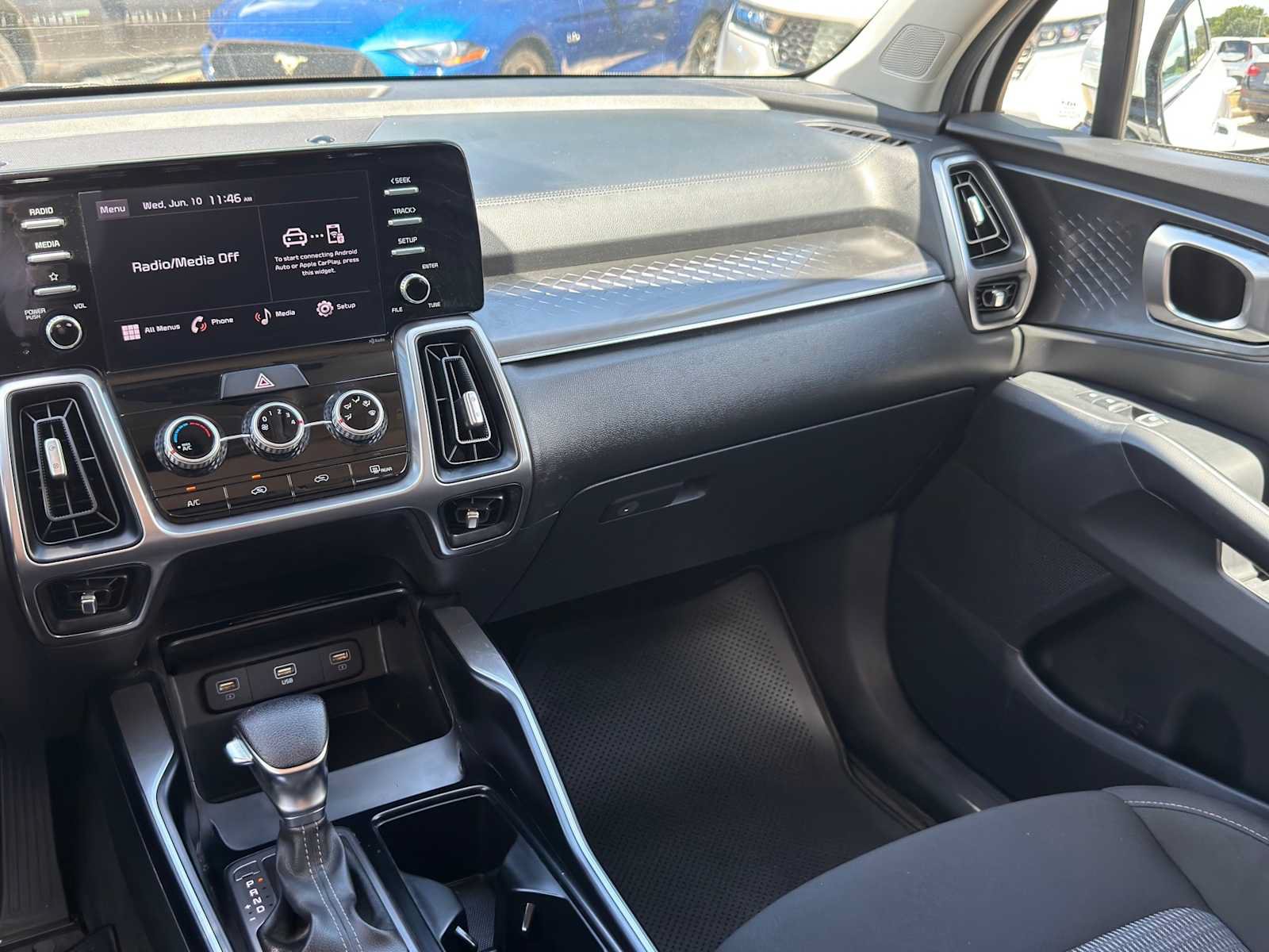 Certified 2023 Kia Sorento LX FWD image 31