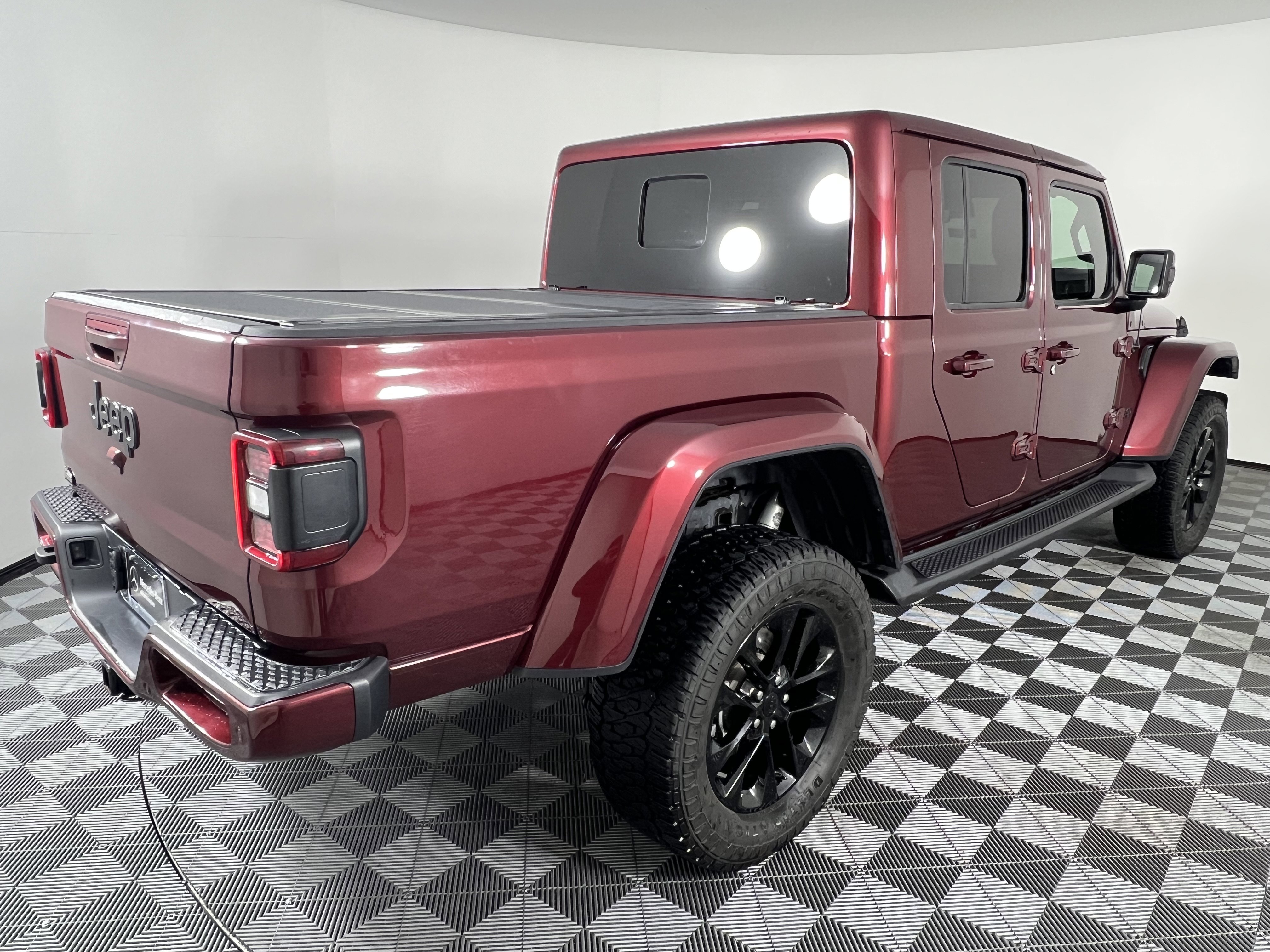 Used 2021 Jeep Gladiator Overland image 12