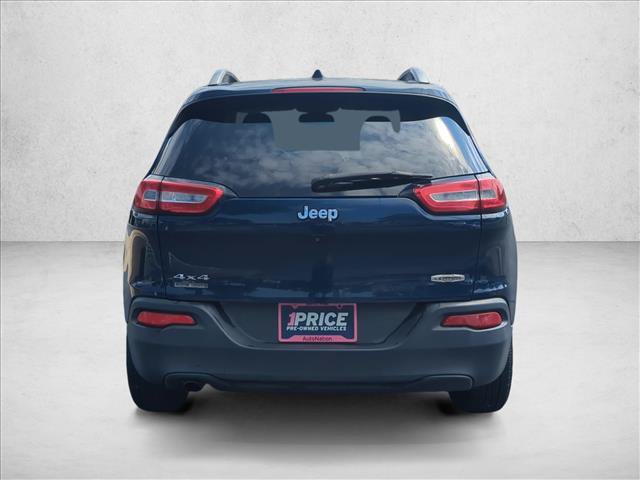 Used 2018 Jeep Cherokee Latitude Plus w/ Cold Weather Group AWD/4WD image 7