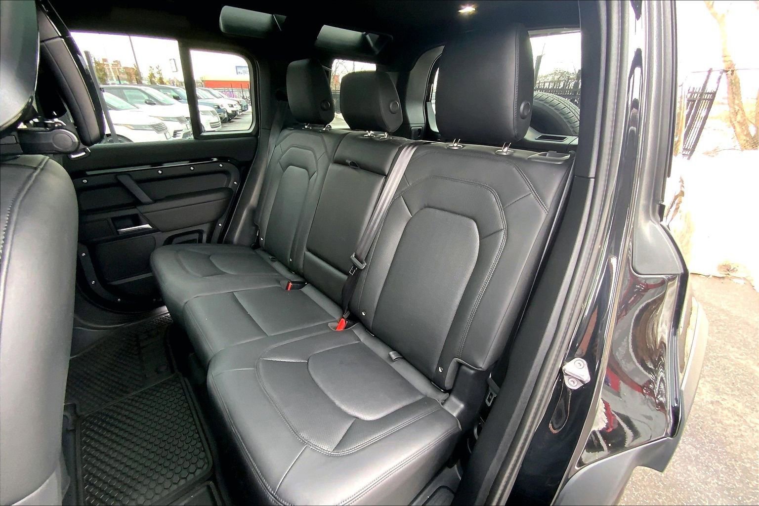 Used 2025 Land Rover Defender 110 S image 20