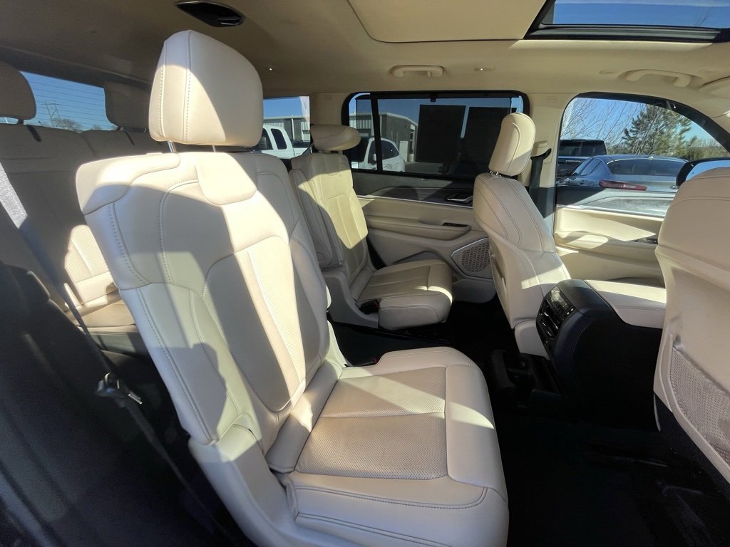 Used 2021 Jeep Grand Cherokee L Limited w/ Luxury Tech Group II image 27