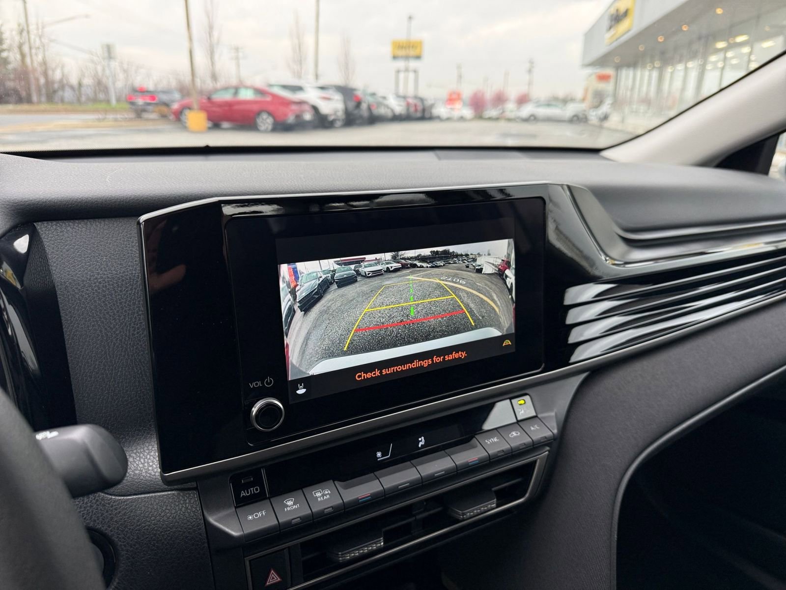 Used 2025 Toyota Camry LE image 24