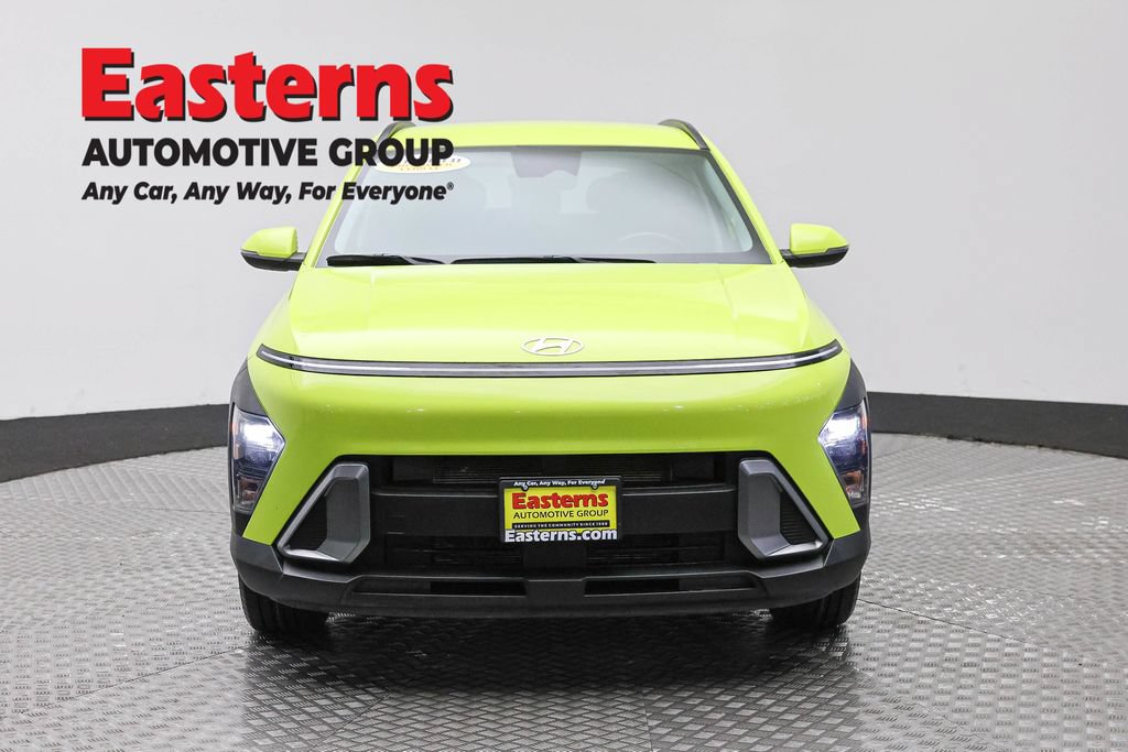 Used 2024 Hyundai Kona SEL FWD image 2