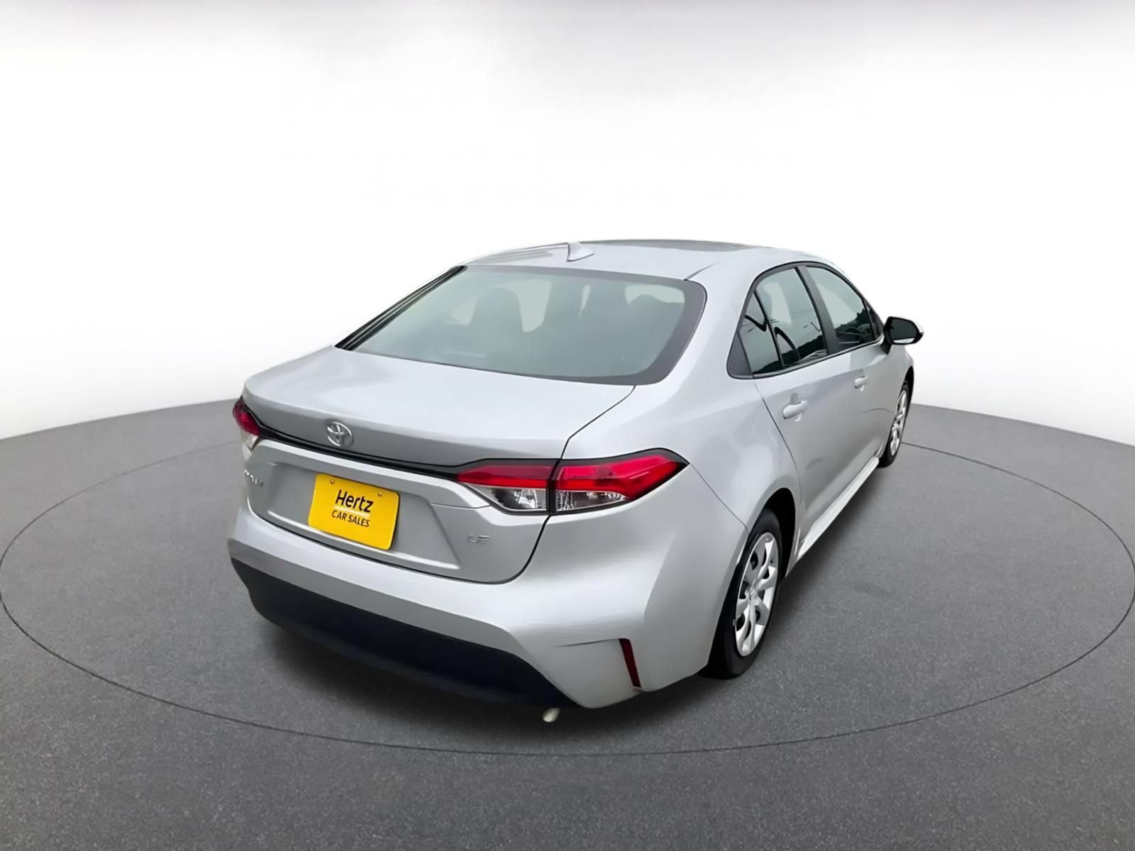 Used 2025 Toyota Corolla LE FWD image 13