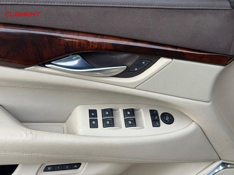 Used 2015 Cadillac Escalade Luxury image 21