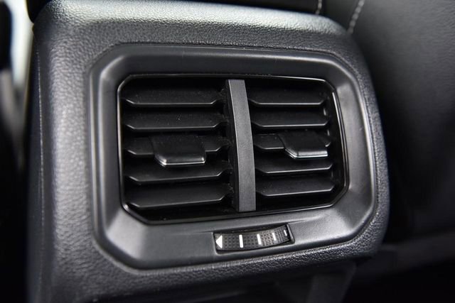 Used 2023 Volkswagen Taos SE w/ Panoramic Sunroof Package image 23