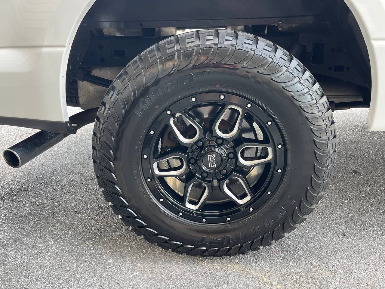 Used 2017 Ford F150 XL w/ Equipment Group 101A Mid AWD/4WD image 12