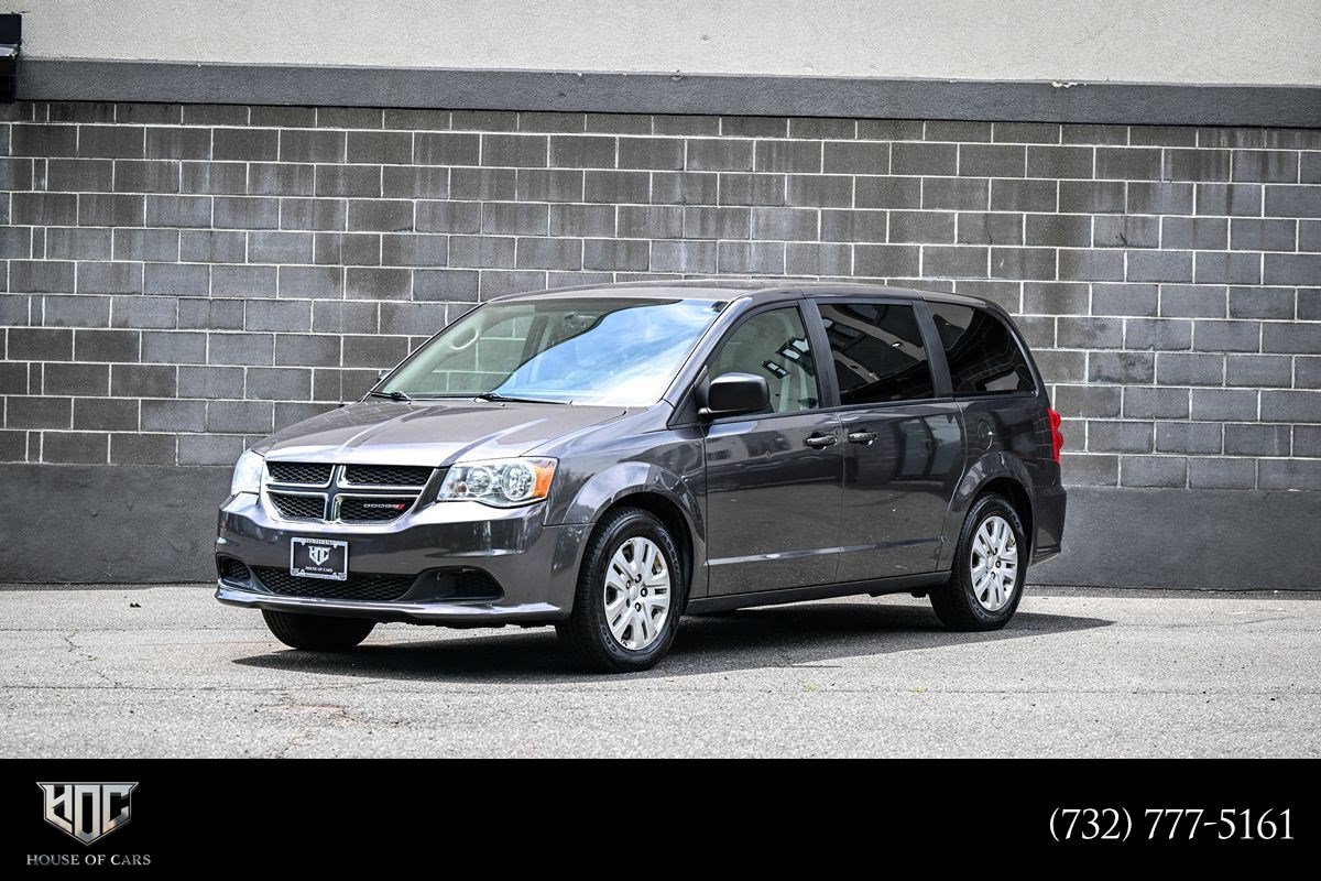 Used 2018 Dodge Grand Caravan SE w/ UConnect Hands-Free Group FWD image 1