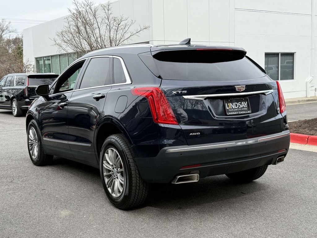 Used 2017 Cadillac XT5 Luxury w/ Driver Awareness Package image 12