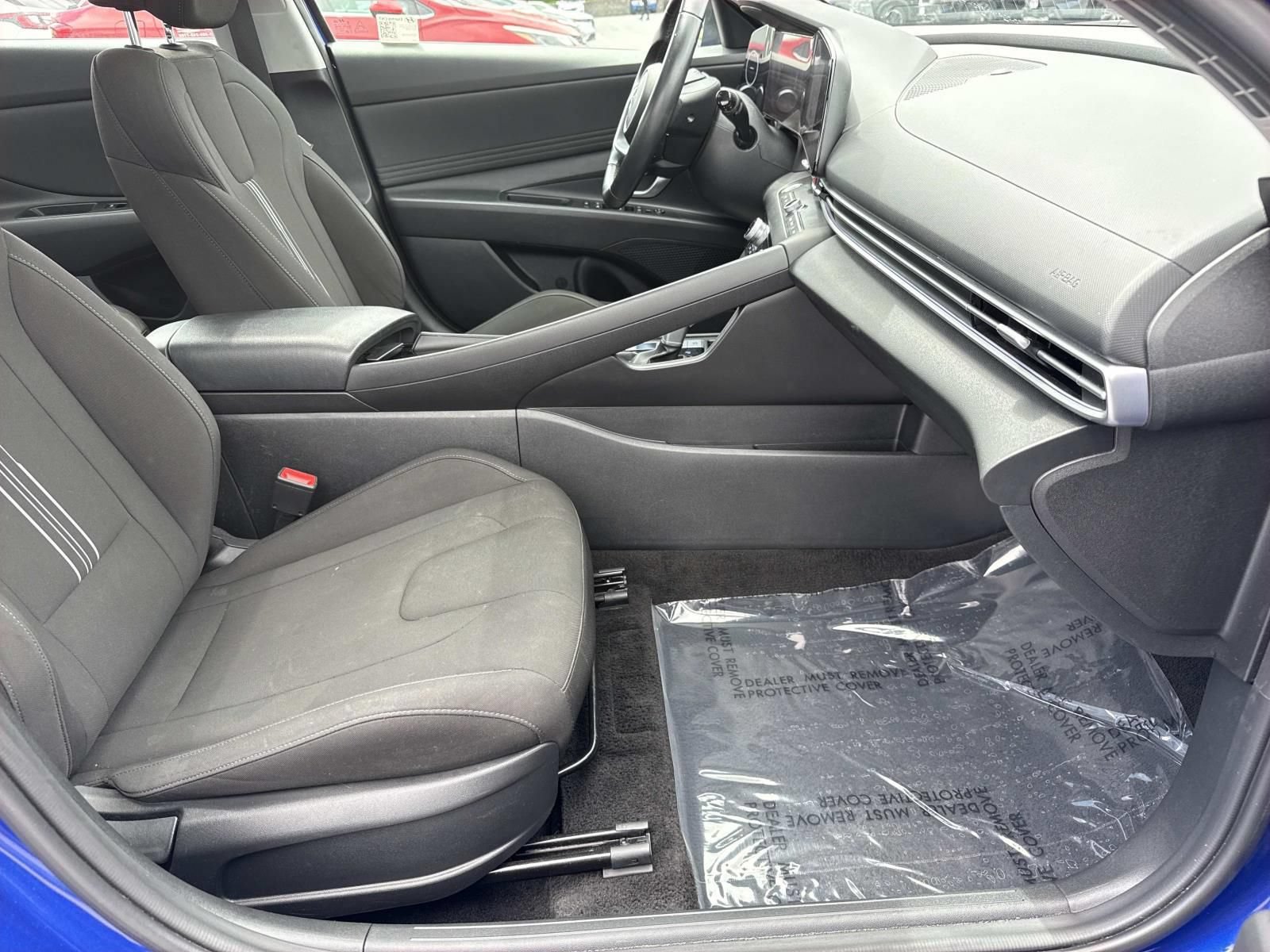 Used 2025 Hyundai Elantra SEL FWD image 25