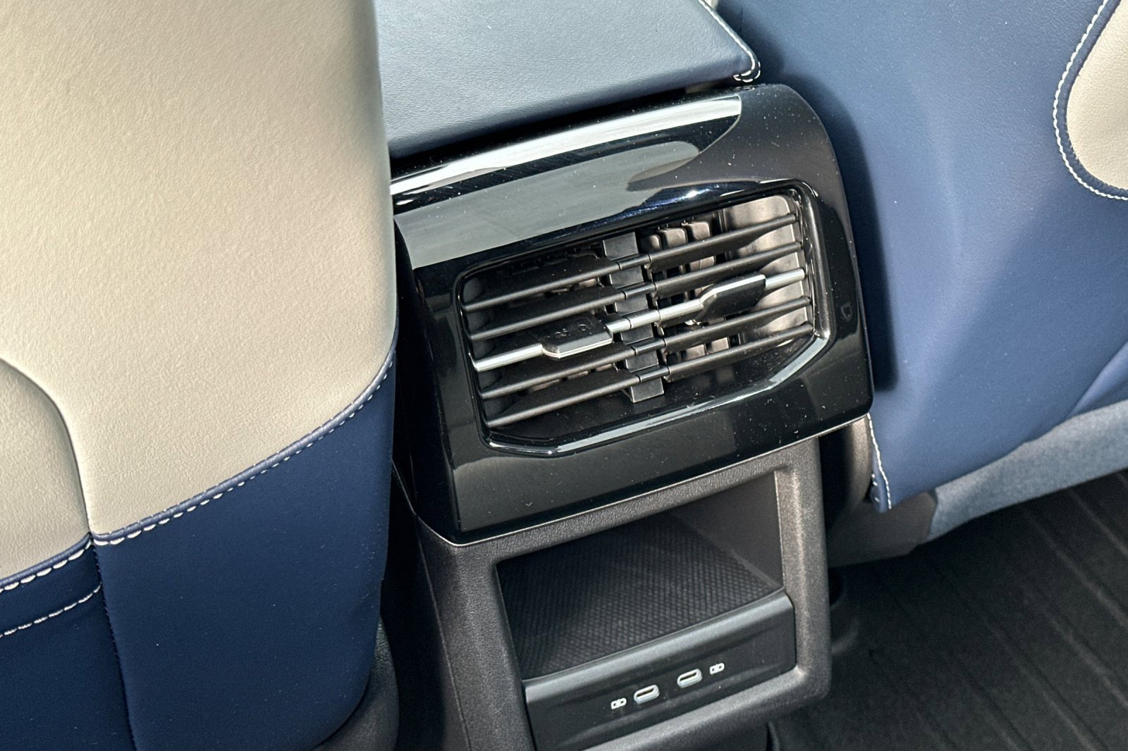 Used 2023 Volkswagen ID.4 Pro S image 13