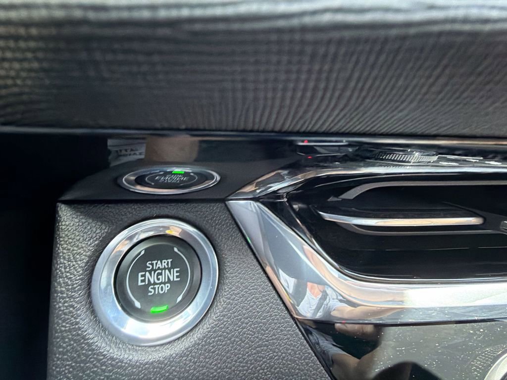 Used 2025 Buick Envista Sport Touring w/ Convenience II Package FWD image 24