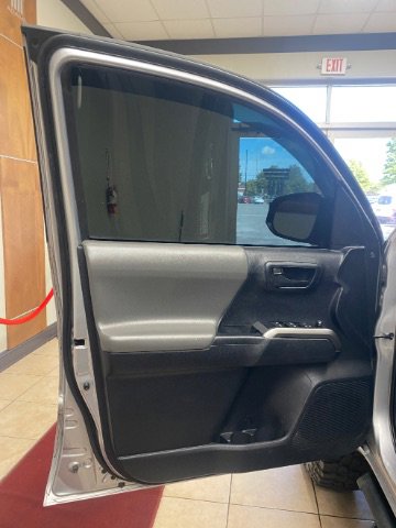 Used 2020 Toyota Tacoma SR5 RWD image 13