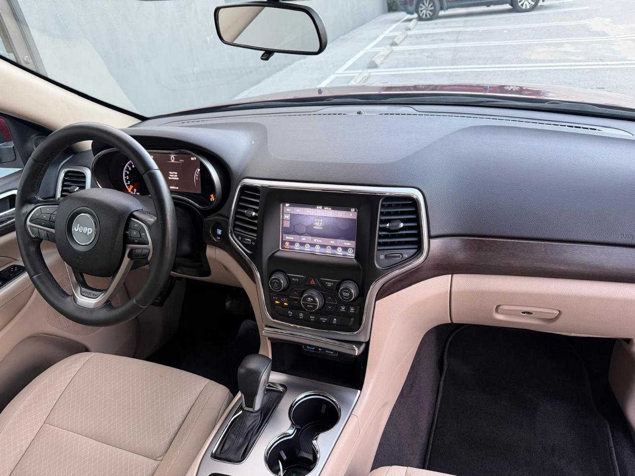 Used 2018 Jeep Grand Cherokee Laredo RWD image 17