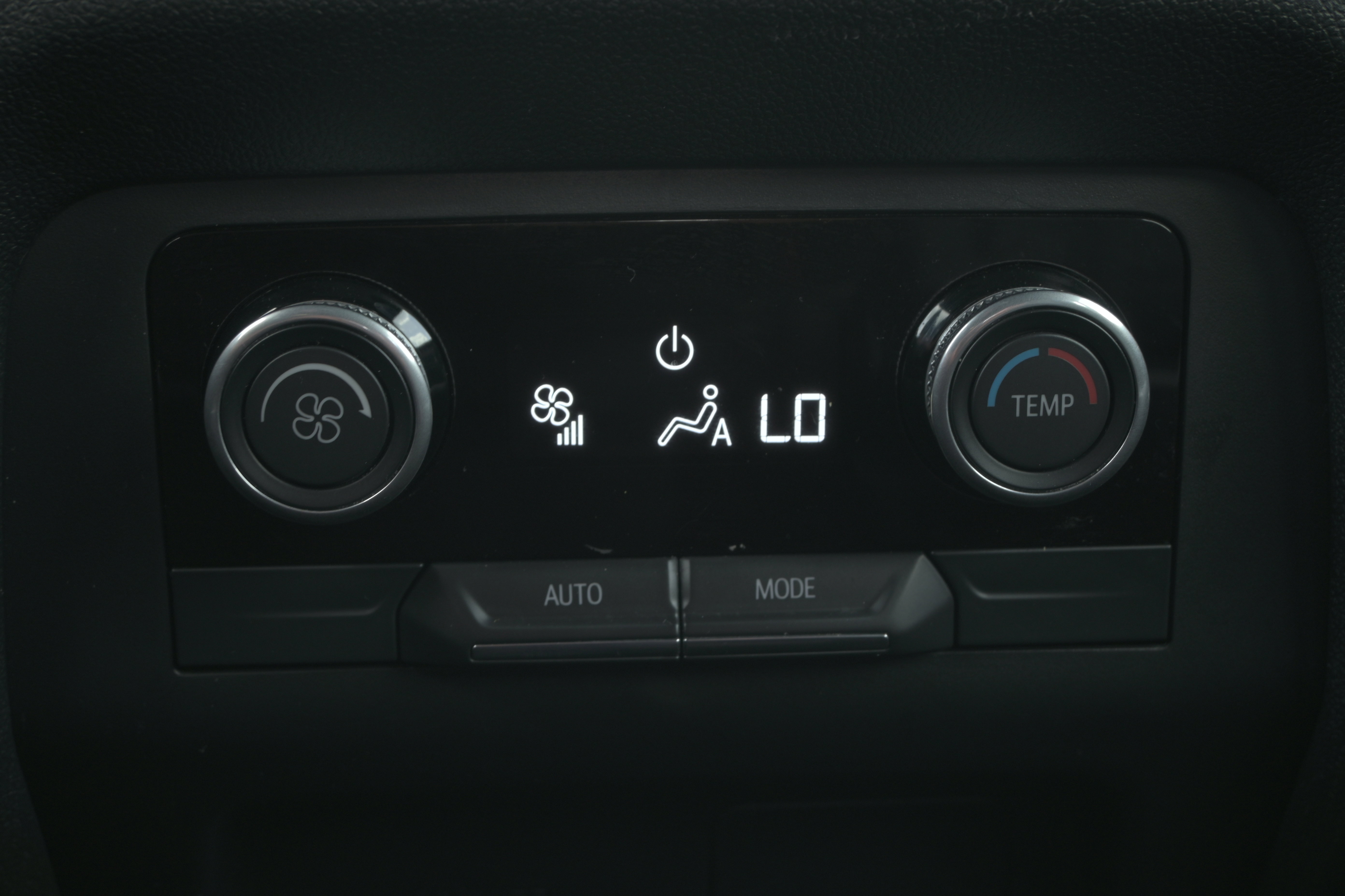 Used 2025 Buick Enclave Preferred FWD image 11