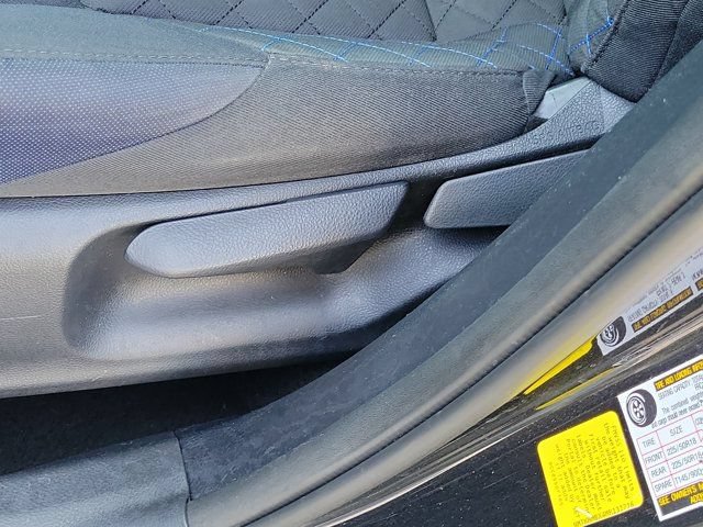 Used 2021 Toyota C-HR XLE FWD image 17