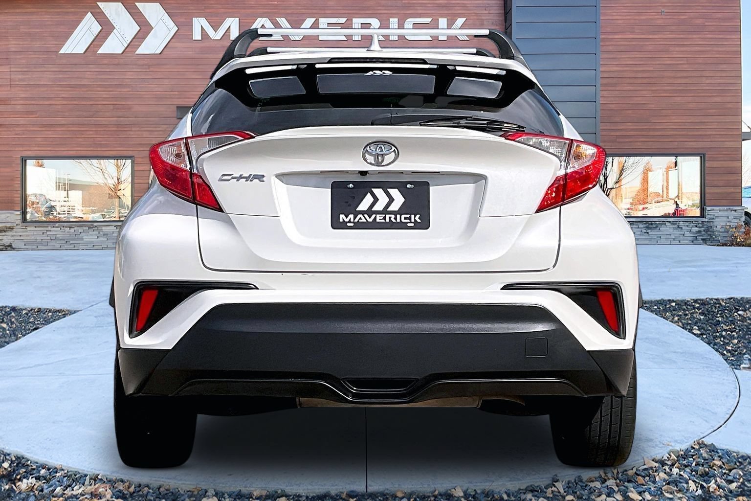 Used 2018 Toyota C-HR XLE FWD image 6