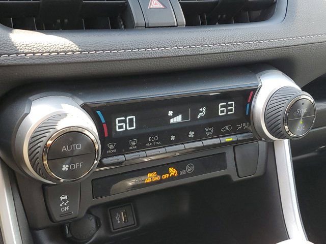 Used 2025 Toyota RAV4 XLE image 28