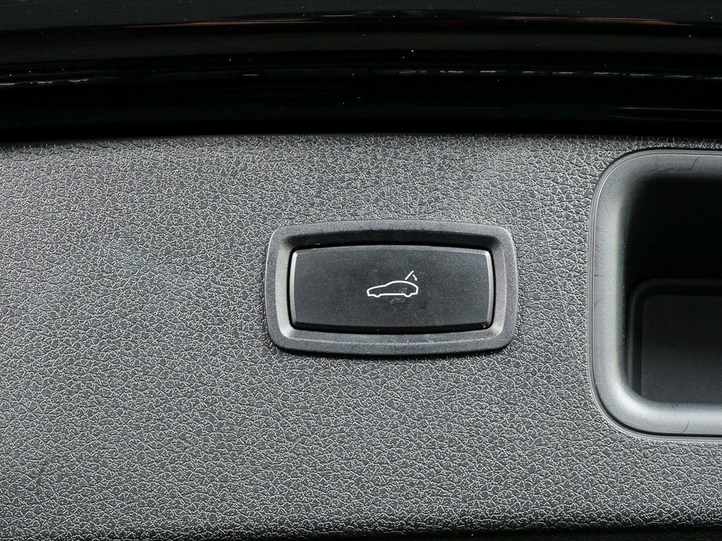 Used 2017 Porsche Macan AWD image 31