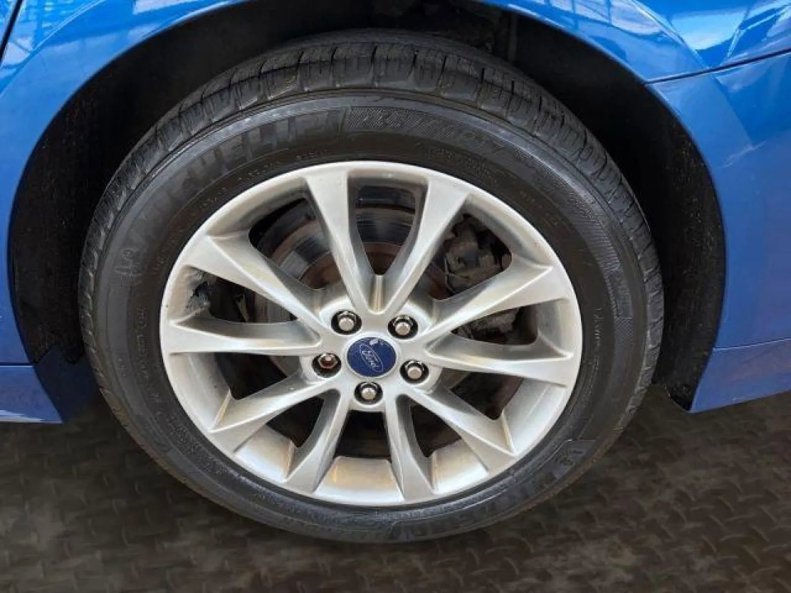 Used 2017 Ford Fusion SE w/ Fusion SE Technology Package image 31