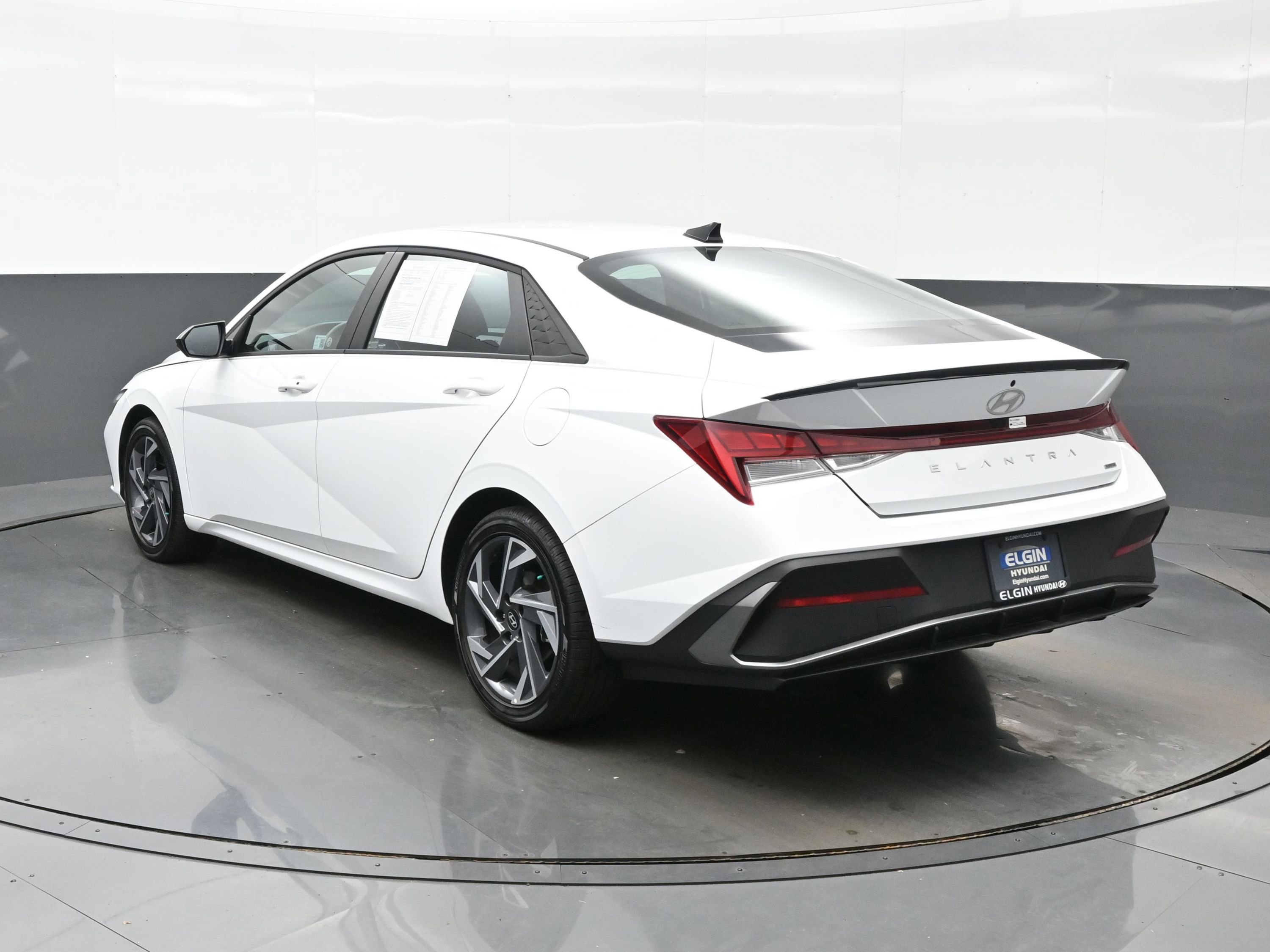 Certified 2025 Hyundai Elantra SEL image 4