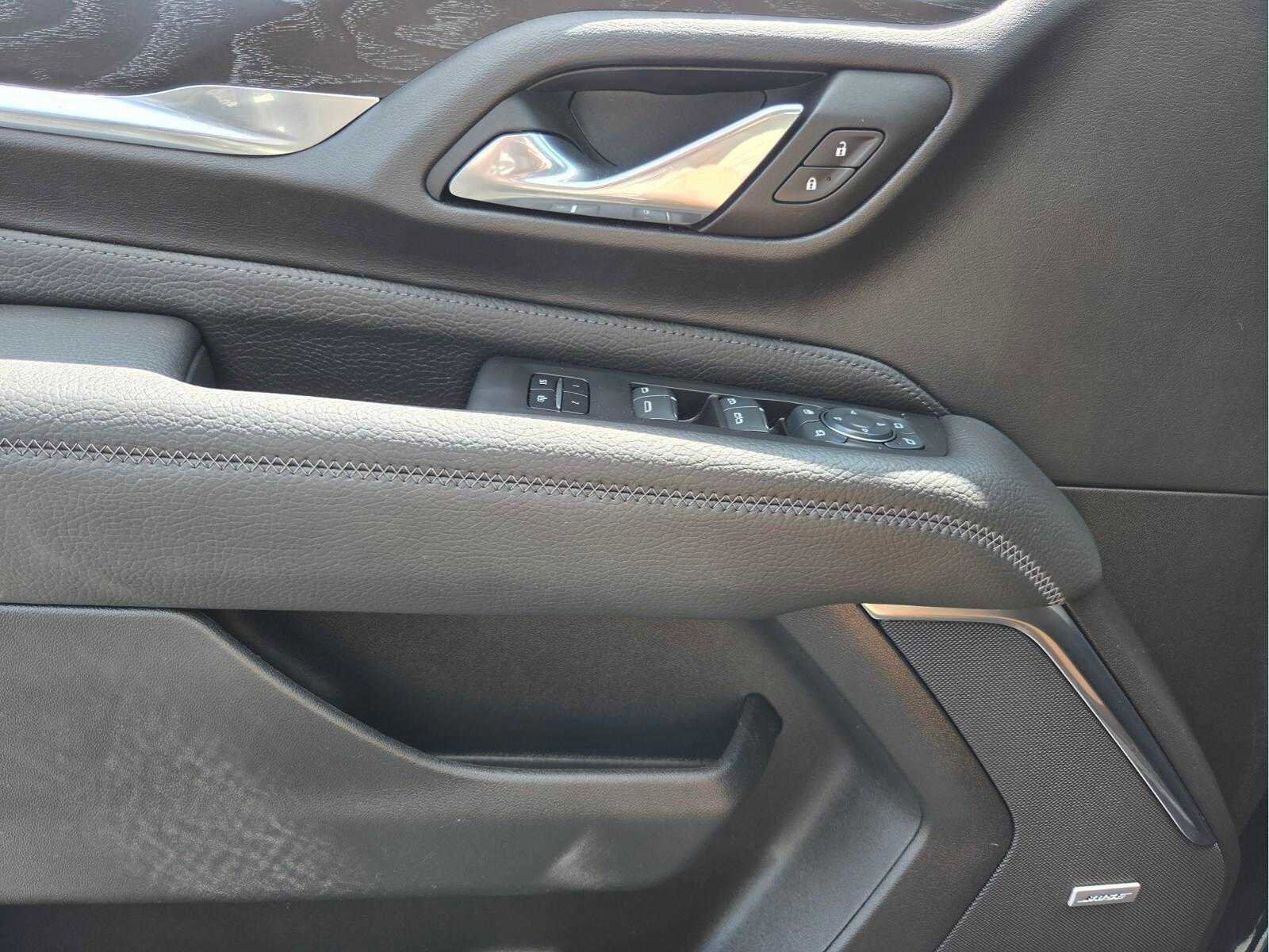 Used 2024 GMC Yukon Denali w/ Advanced Technology Package RWD image 25