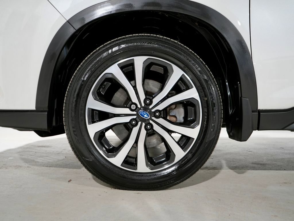 Used 2023 Subaru Forester Limited image 31