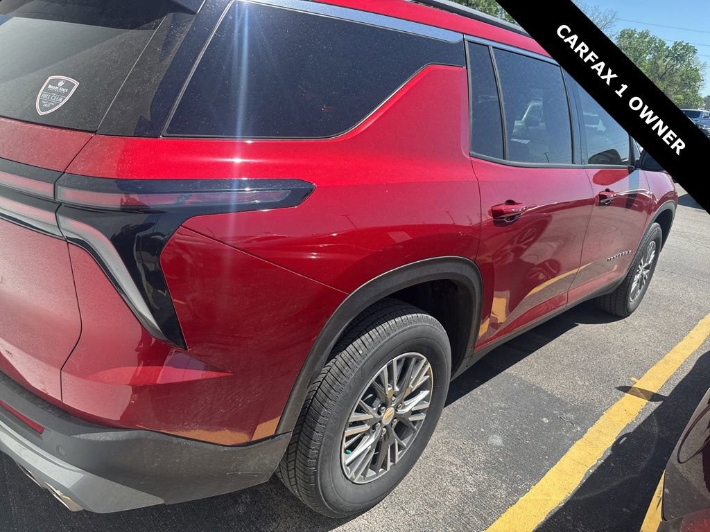 Used 2026 Chevrolet Traverse LT image 2