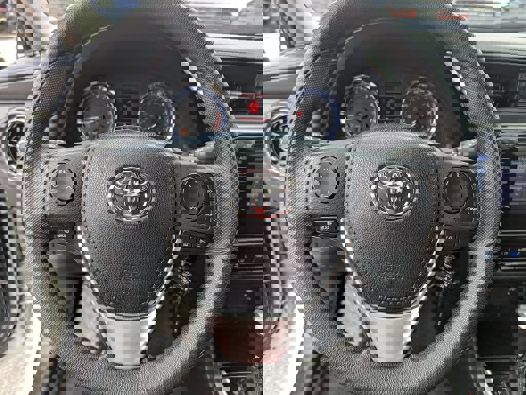 Used 2018 Toyota Corolla LE image 23